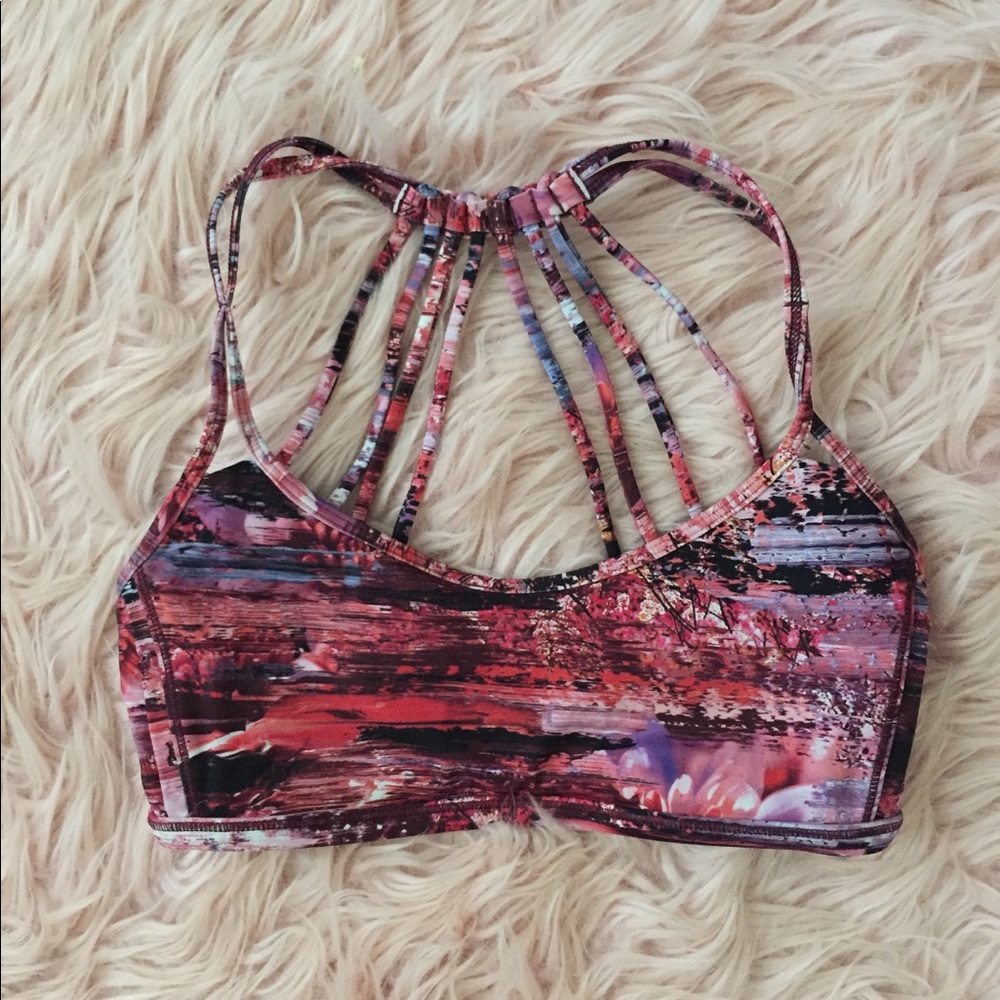 Lululemon Lighten Up Sports Bra